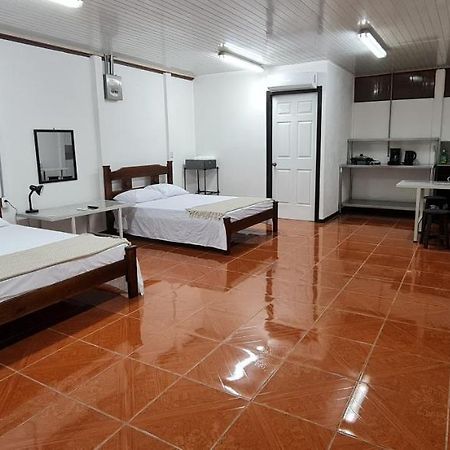 Sleep&Go! Cabina Cuadruple En Siquirres Centro - And Rafting Tour! Siqurres Da Alegria Exterior foto