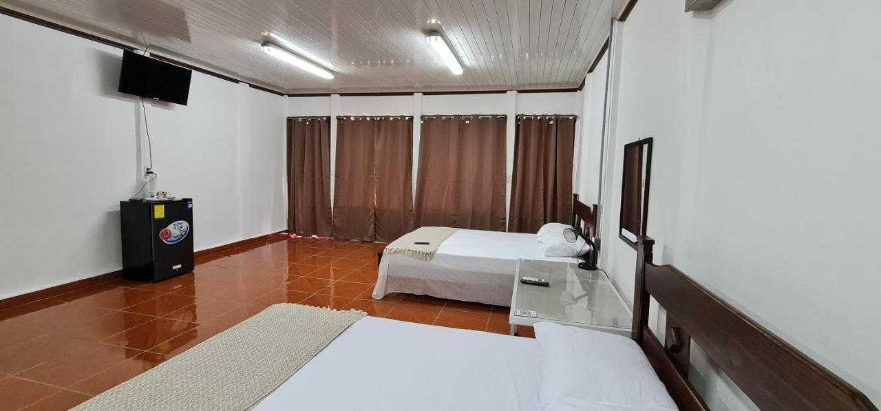 Sleep&Go! Cabina Cuadruple En Siquirres Centro - And Rafting Tour! Siqurres Da Alegria Exterior foto
